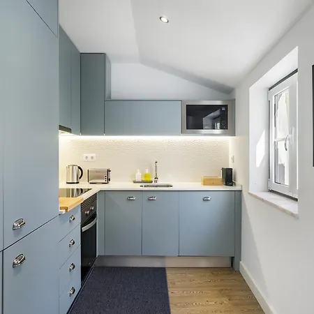 Urban Oasis In Premium Location With Ac Appartement Lissabon