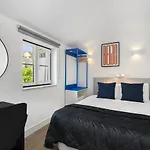 Urban Oasis In Premium Location With Ac *