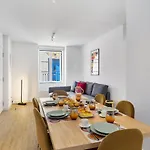 Apartment Urban Oasis In Premium Location With Ac