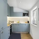 Urban Oasis In Premium Location With Ac Апартаменты Лиссабон