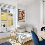 Urban Oasis In Premium Location With Ac Лиссабон