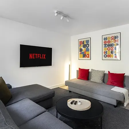 Urban Oasis In Premium Location With Ac Apartment Lissabon