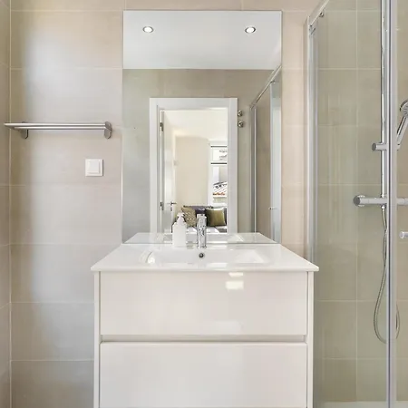 Whome Carriao 31 Urban Oasis In Premium Location W/ac Διαμέρισμα *